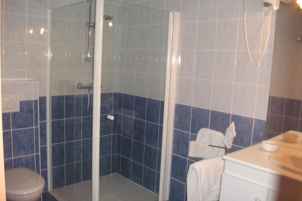 Le Champ Des Lys Hotel Amancey Room photo
